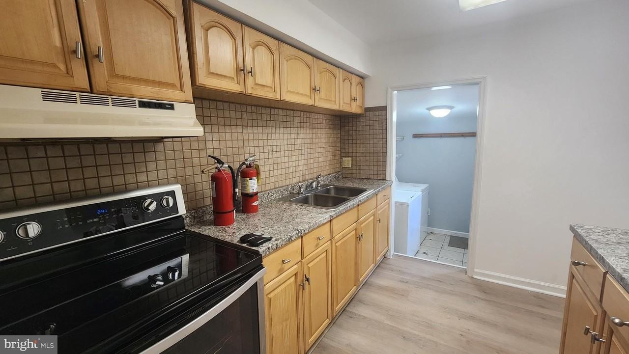 108 E Pacific Ave #1 - Photo 7 of 19