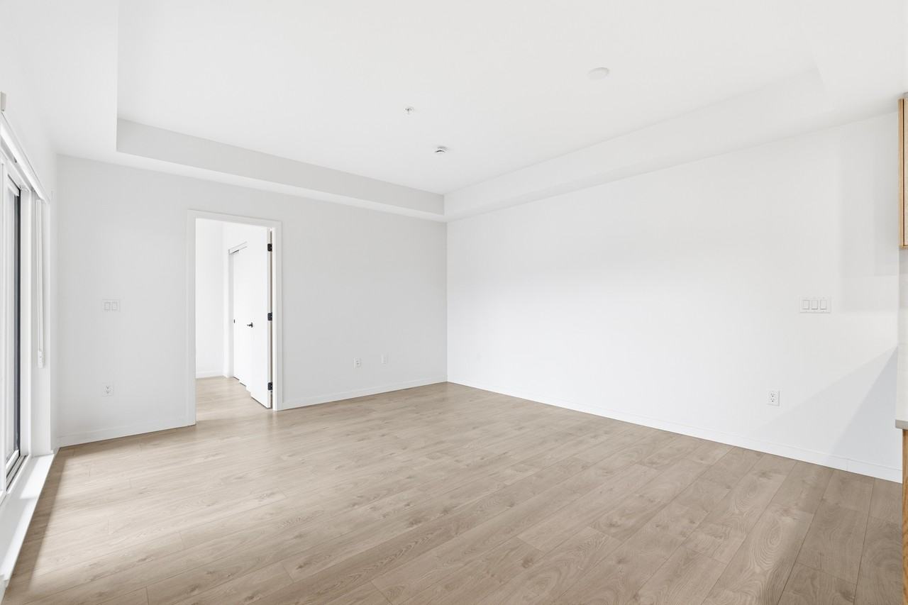 19577 65B Avenue #417 - Photo 2 of 22