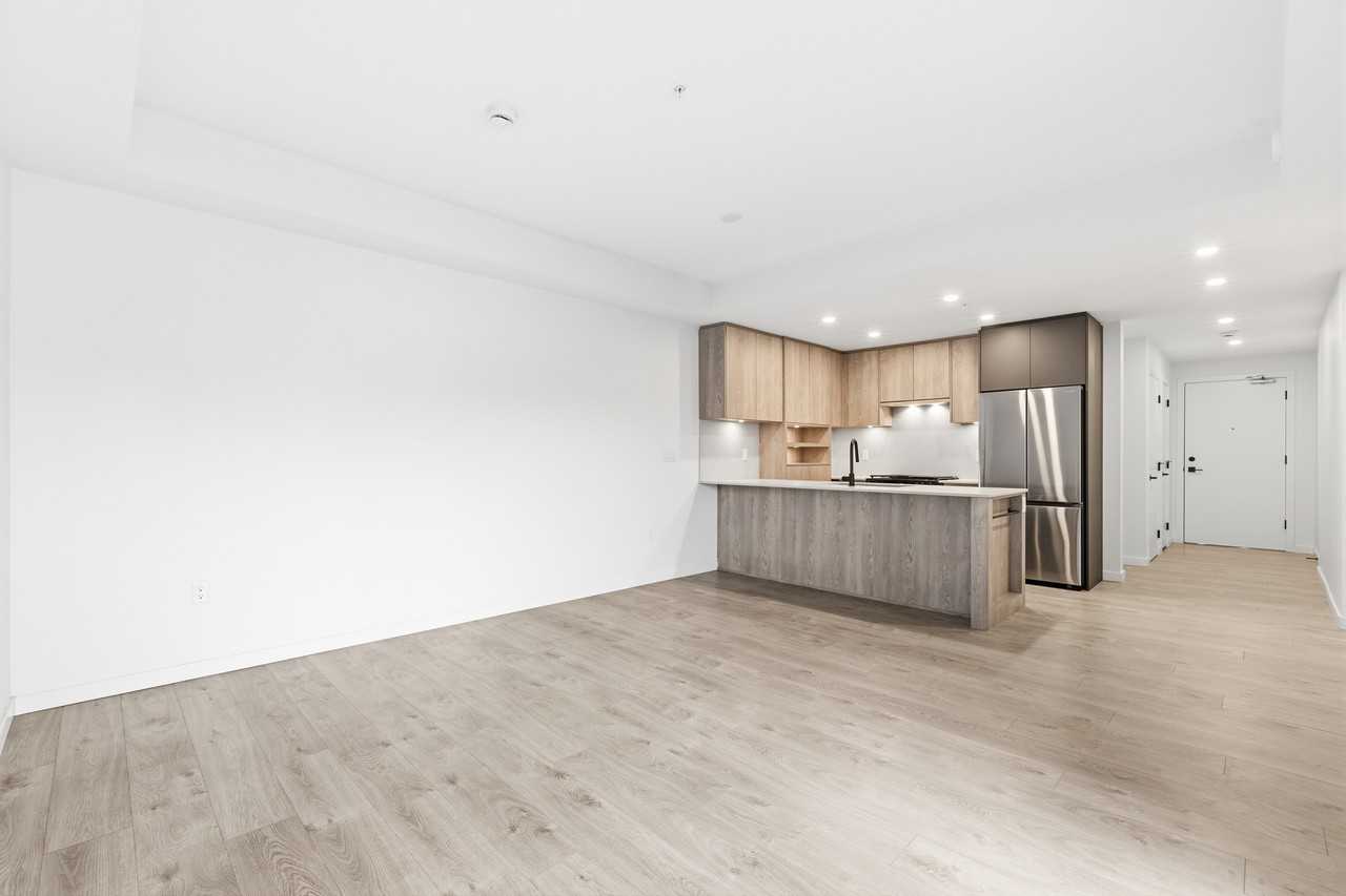 19577 65B Avenue #417 - Photo 4 of 22