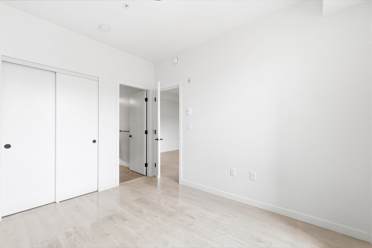 19577 65B Avenue #417 - Photo 7 of 22