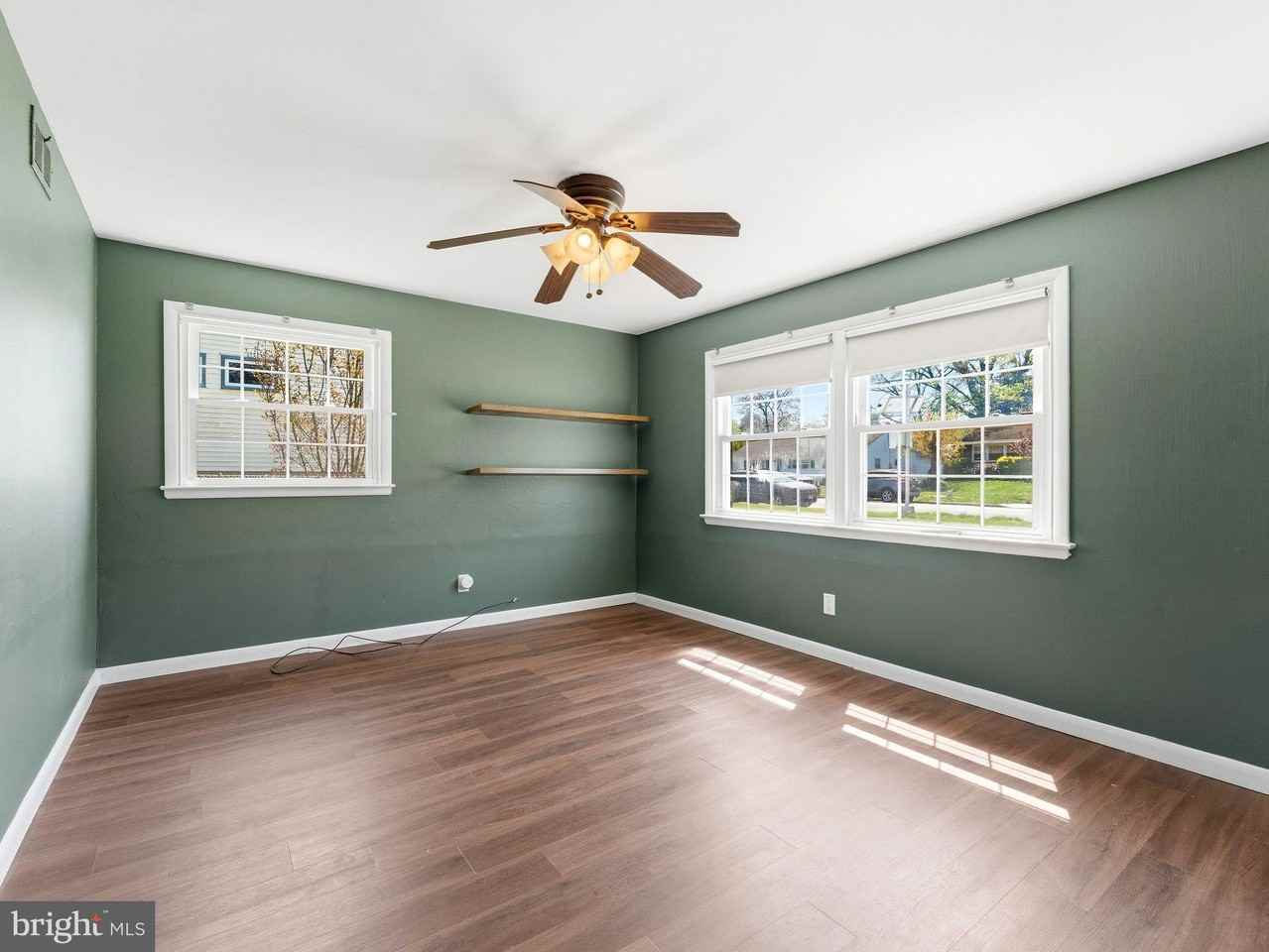 411 Chapel Ave E - Photo 5 of 29