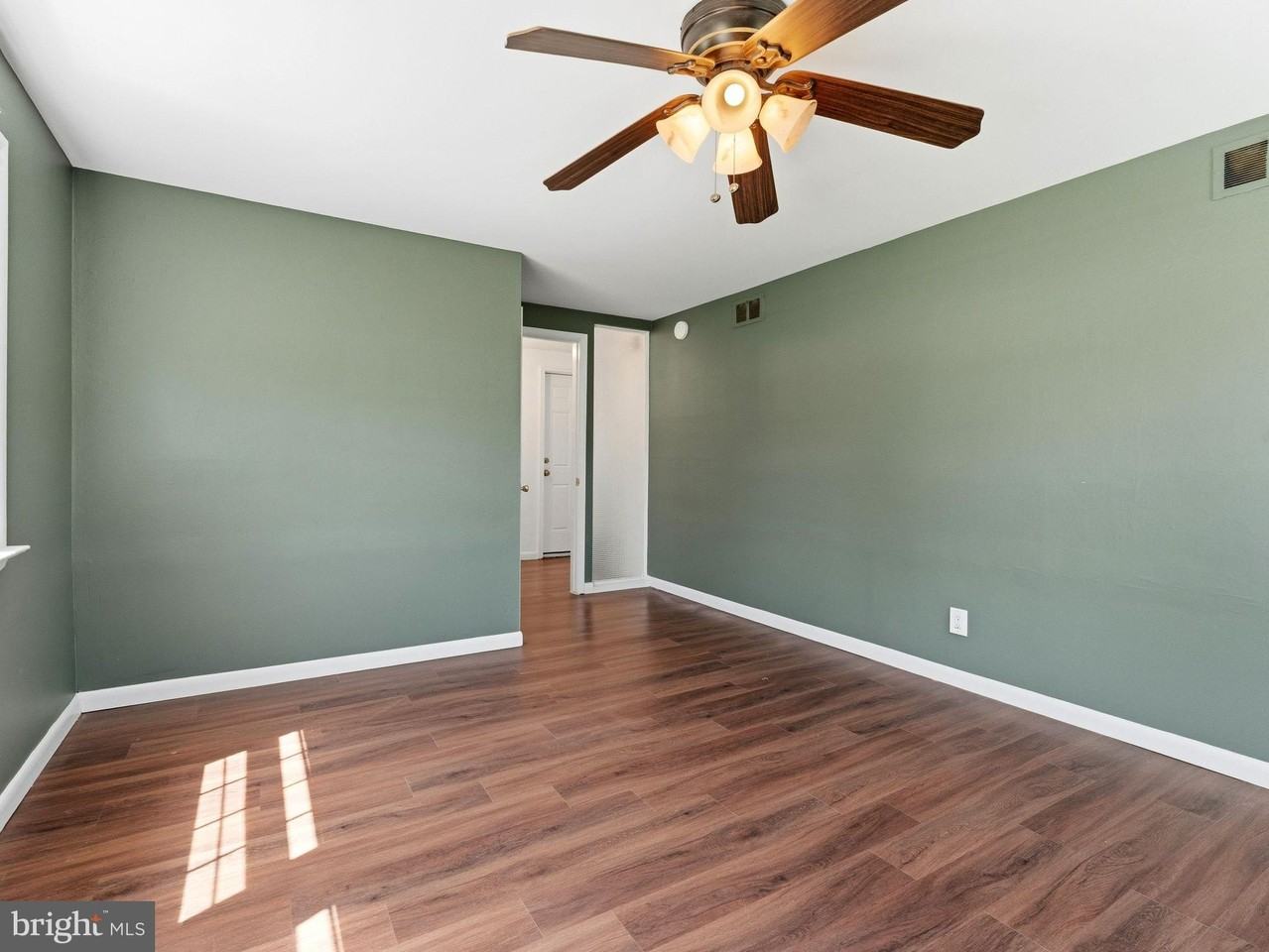 411 Chapel Ave E - Photo 6 of 29