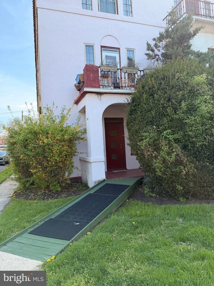 2801 N 2nd St #A2 - Photo 3 of 18