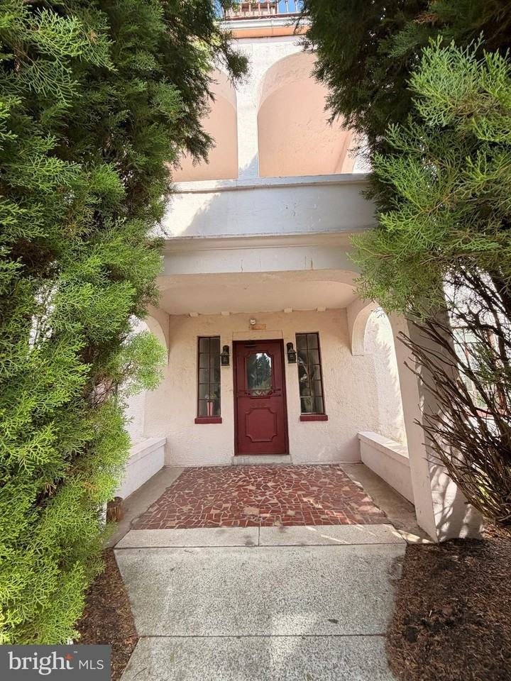 2801 N 2nd St #B2 - Photo 2 of 9