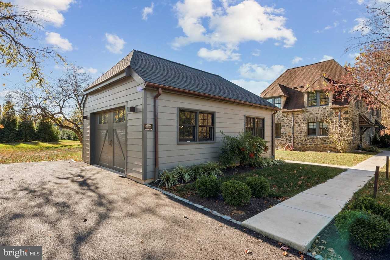 767 Newtown Rd - Photo 4 of 26