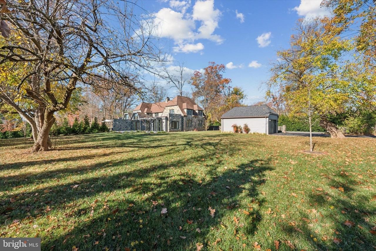 767 Newtown Rd - Photo 6 of 26