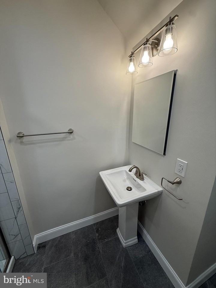 63 King St #2 - Photo 6 of 7