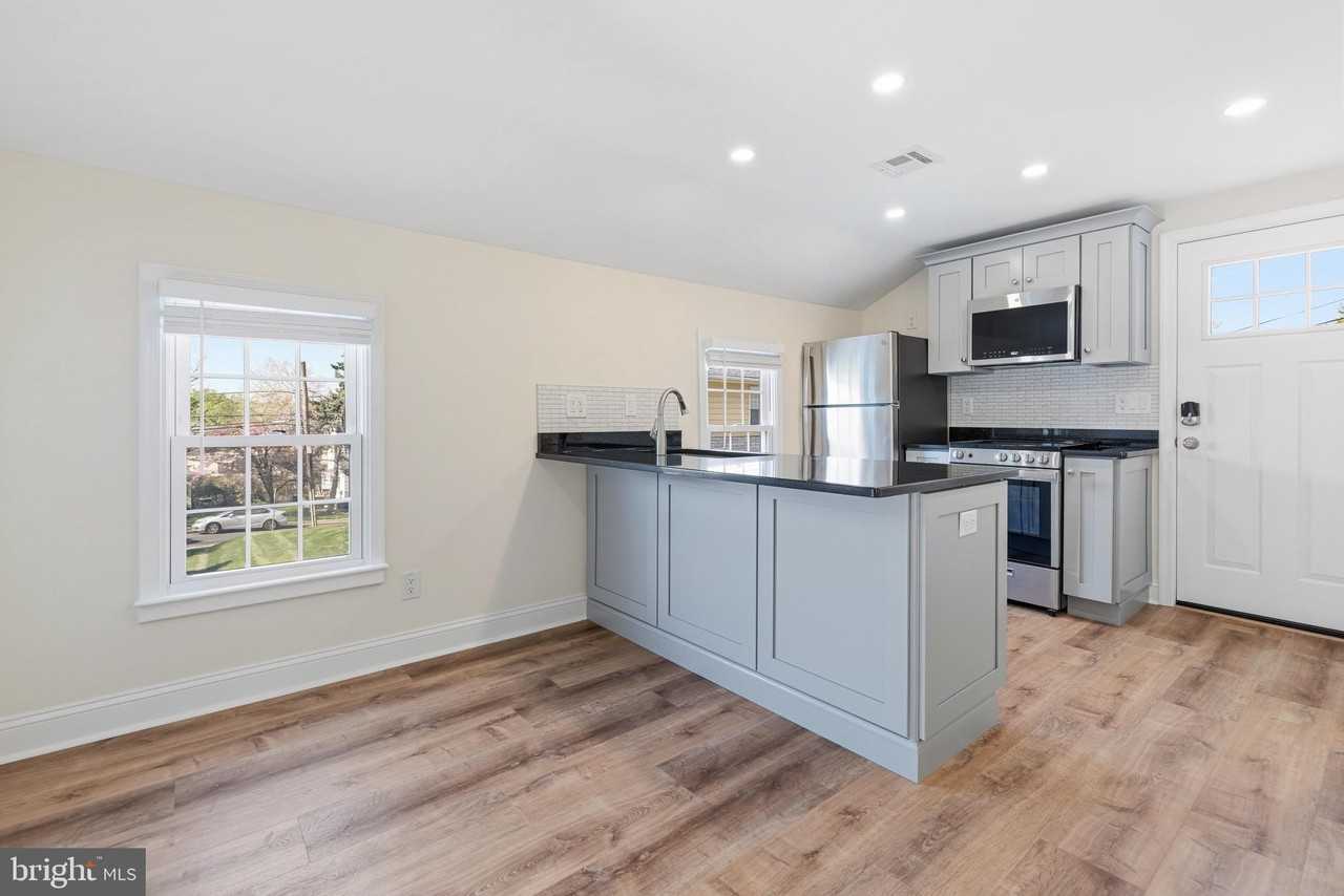 103 Krewson Ter - Photo 6 of 21