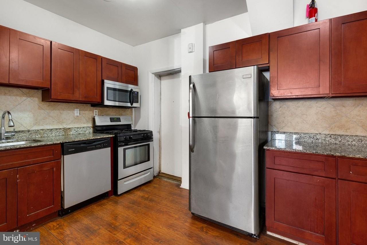 240 W Girard Ave #1 - Photo 4 of 18