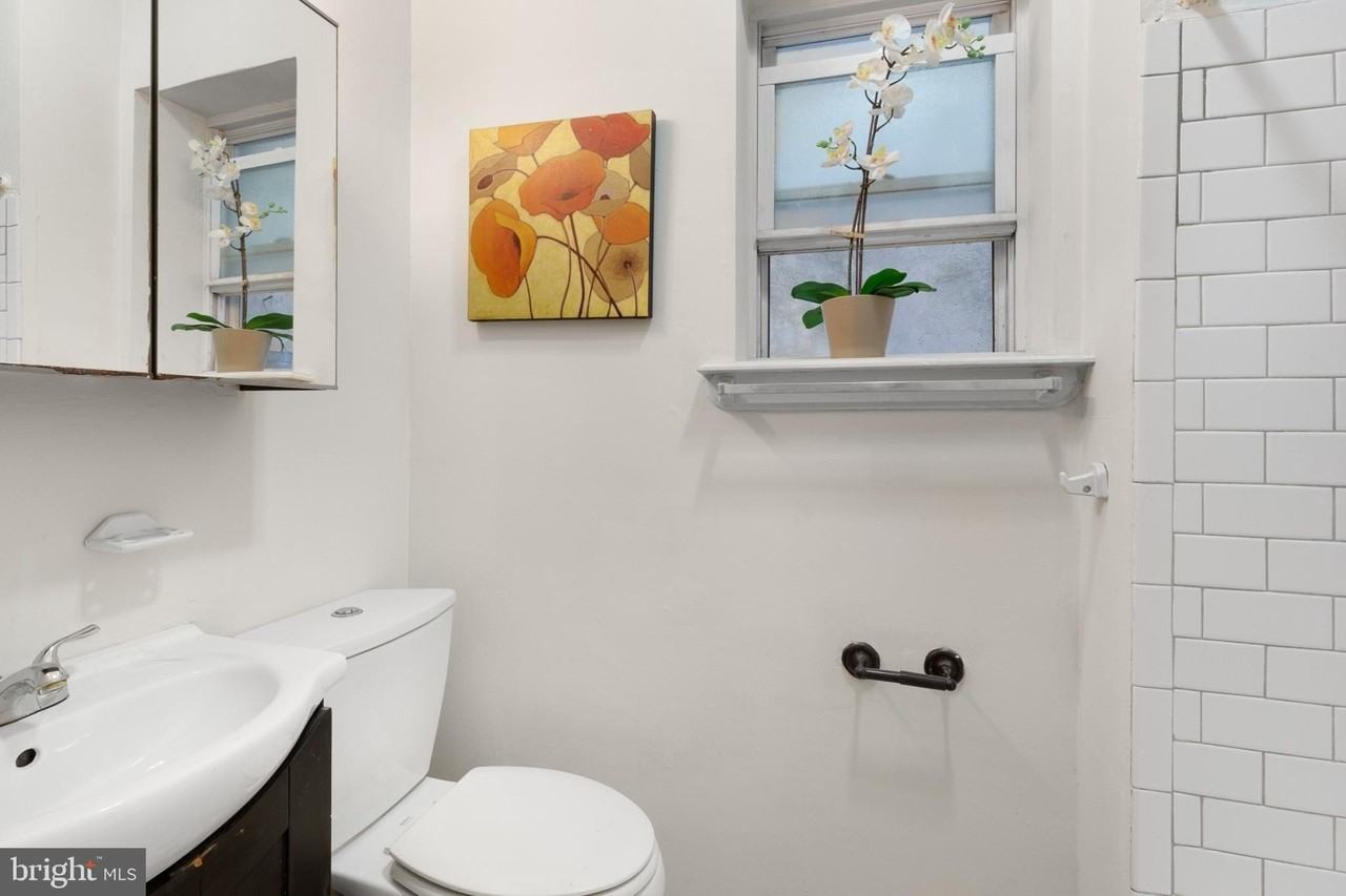 240 W Girard Ave #1 - Photo 6 of 18