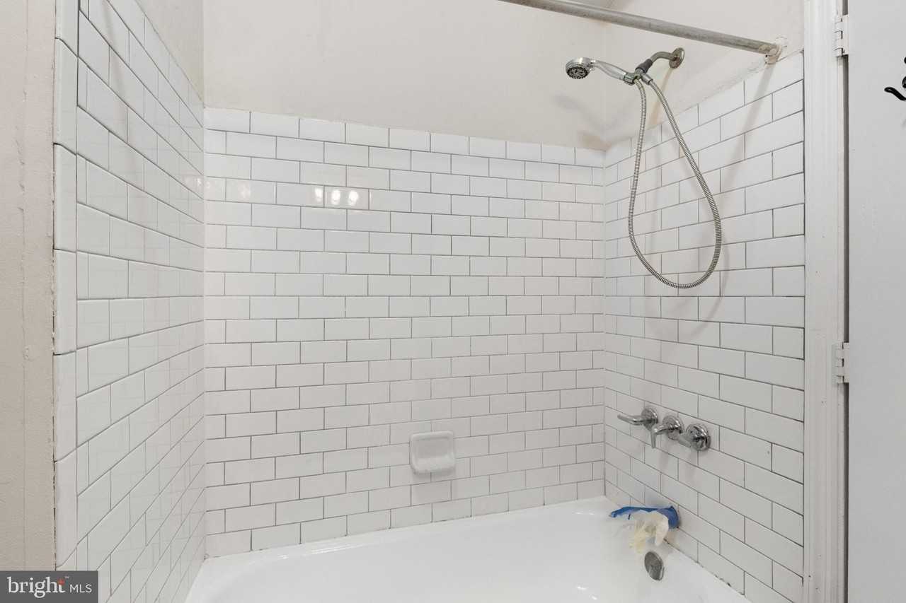 240 W Girard Ave #1 - Photo 7 of 18