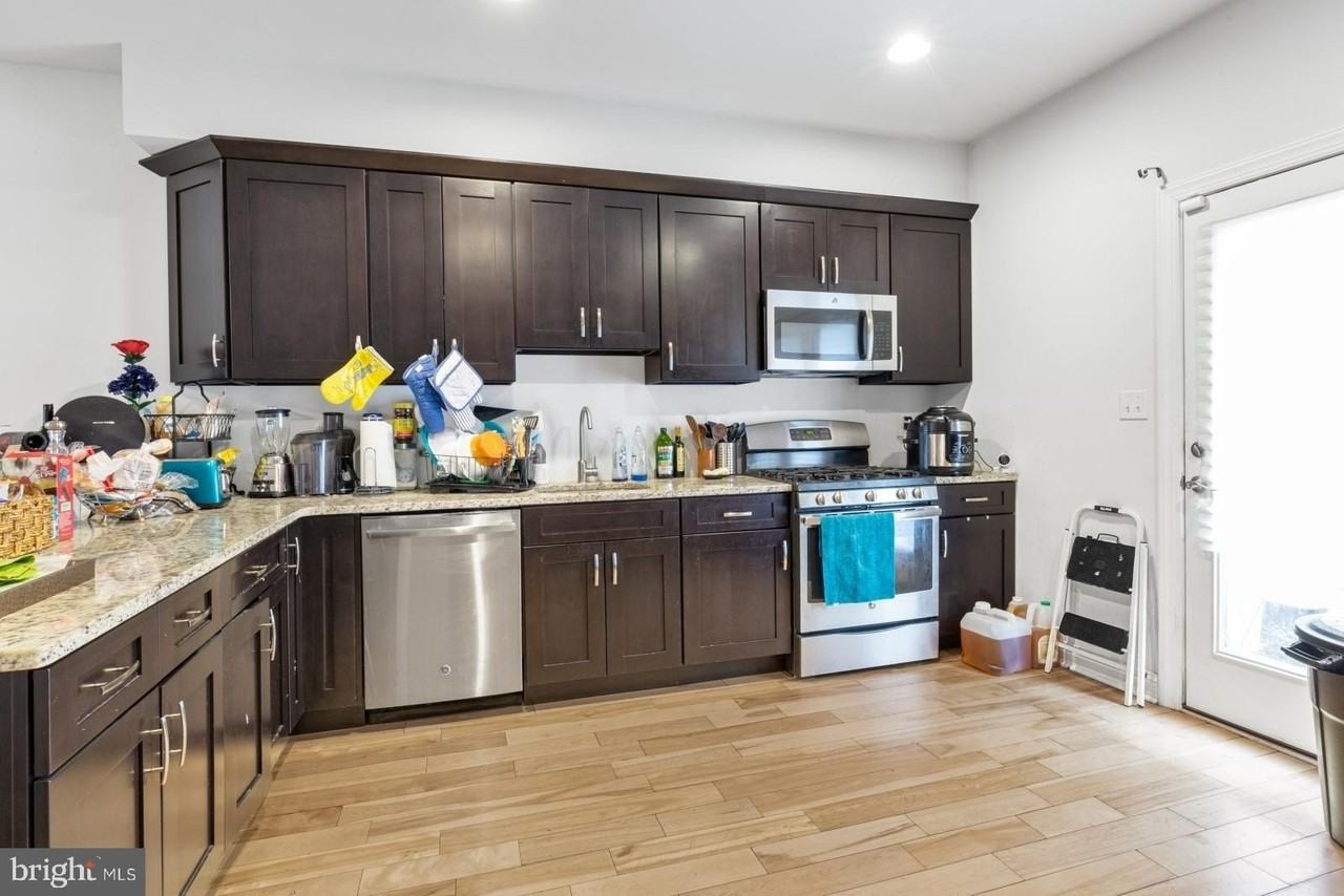 2629 Cedar St - Photo 6 of 30