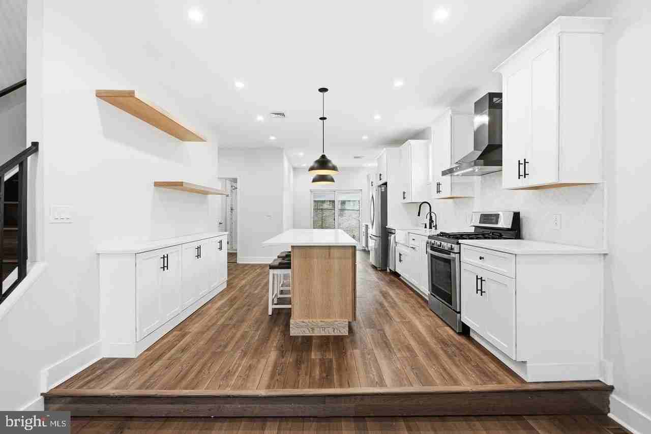 2106 Manton St - Photo 2 of 34