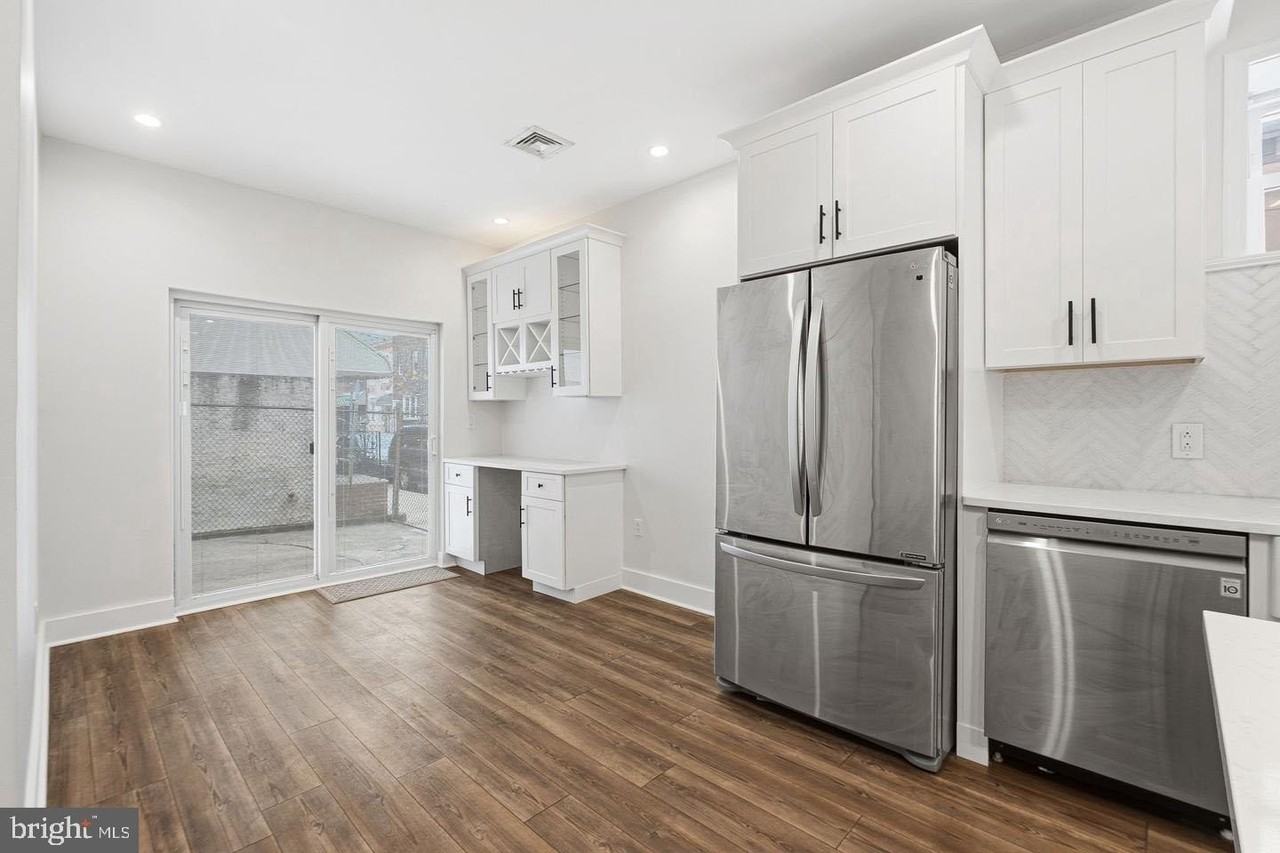 2106 Manton St - Photo 7 of 34