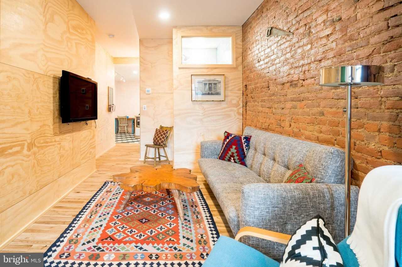 1912 E Cumberland St - Photo 4 of 26