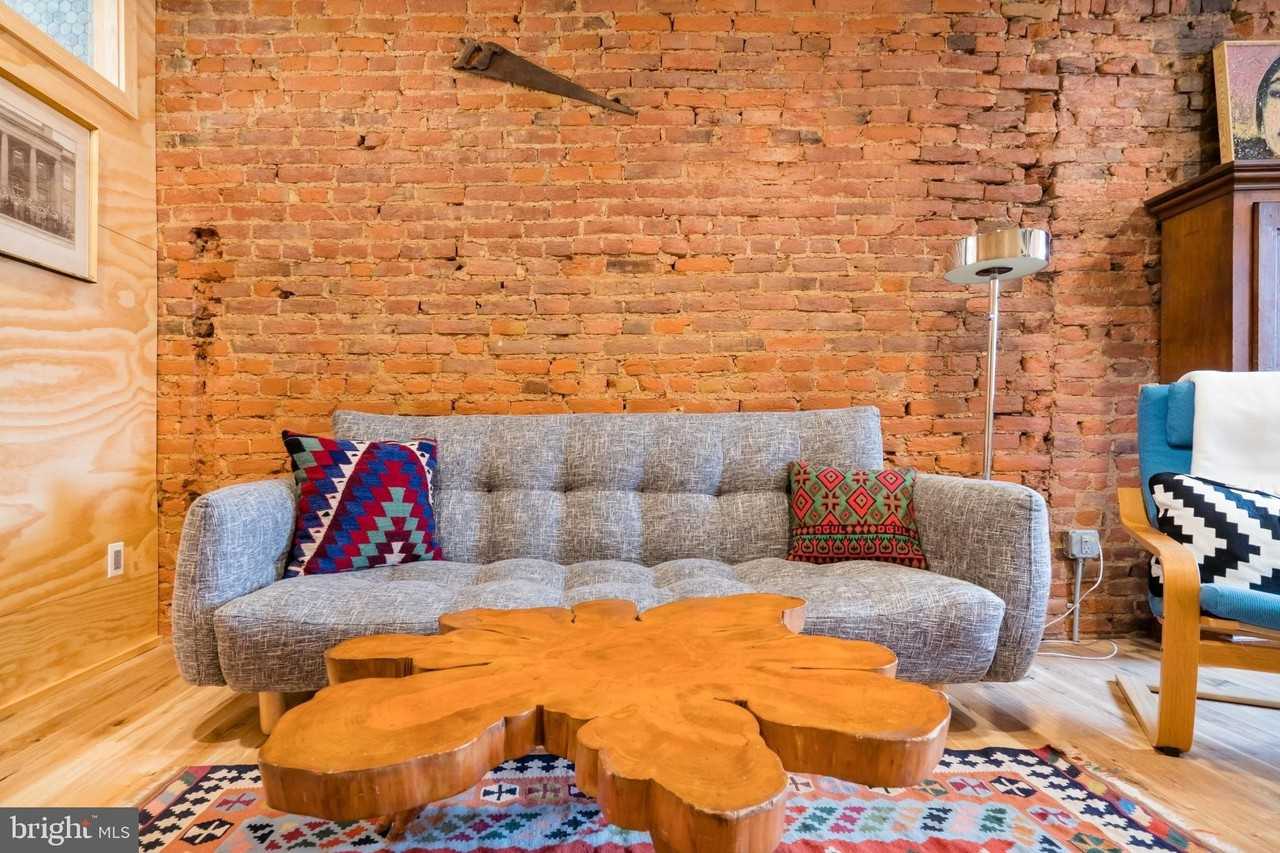 1912 E Cumberland St - Photo 6 of 26