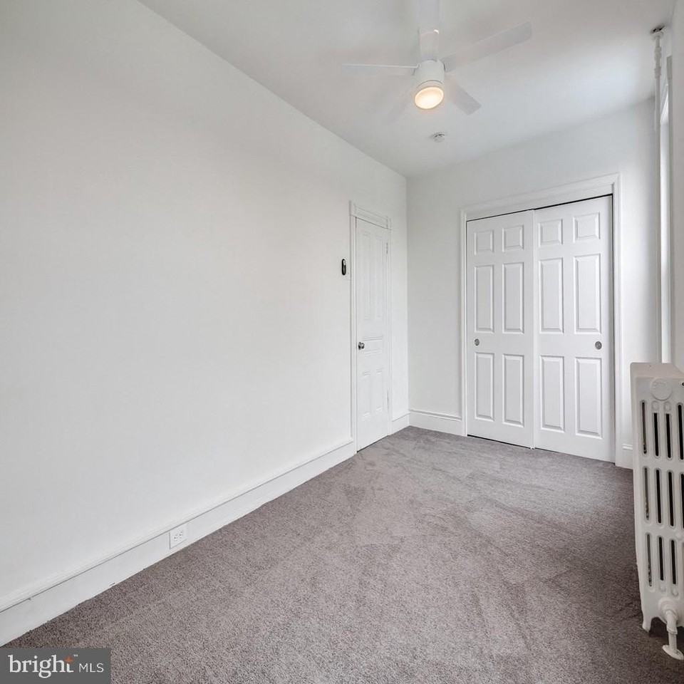 243 Krams Ave - Photo 7 of 19