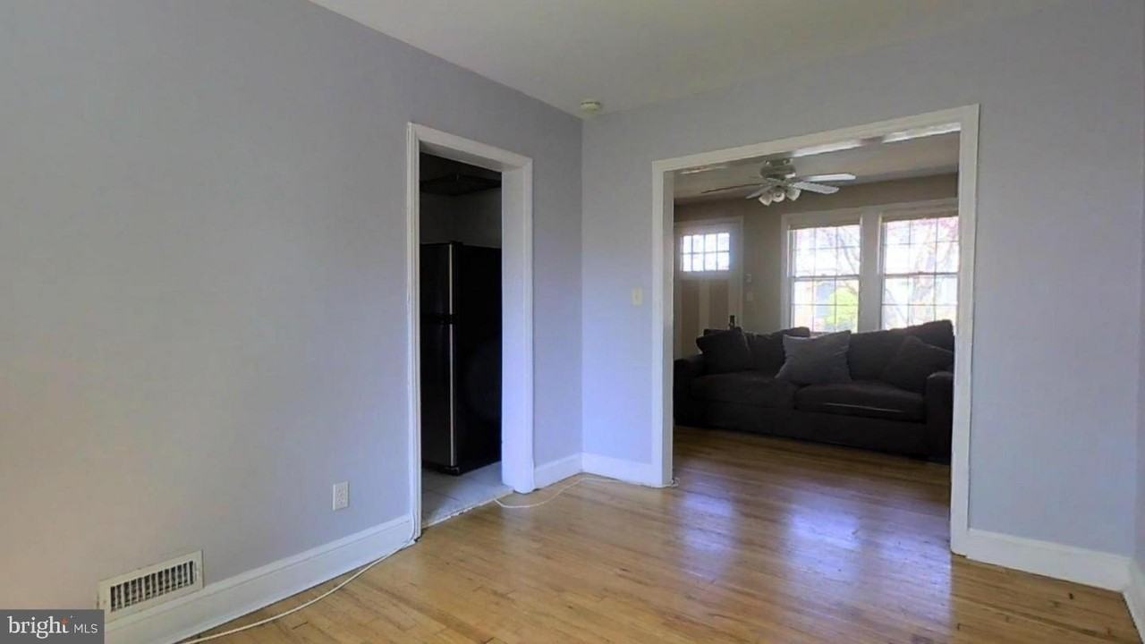 2112 N Brandywine St - Photo 6 of 11