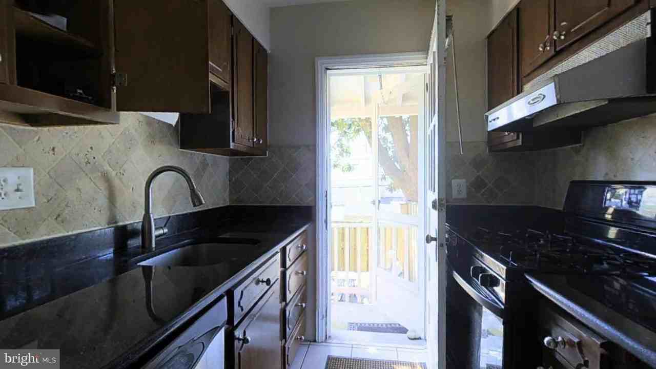 2112 N Brandywine St - Photo 7 of 11