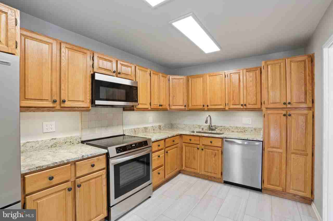 1644 Wainwright Dr - Photo 7 of 38