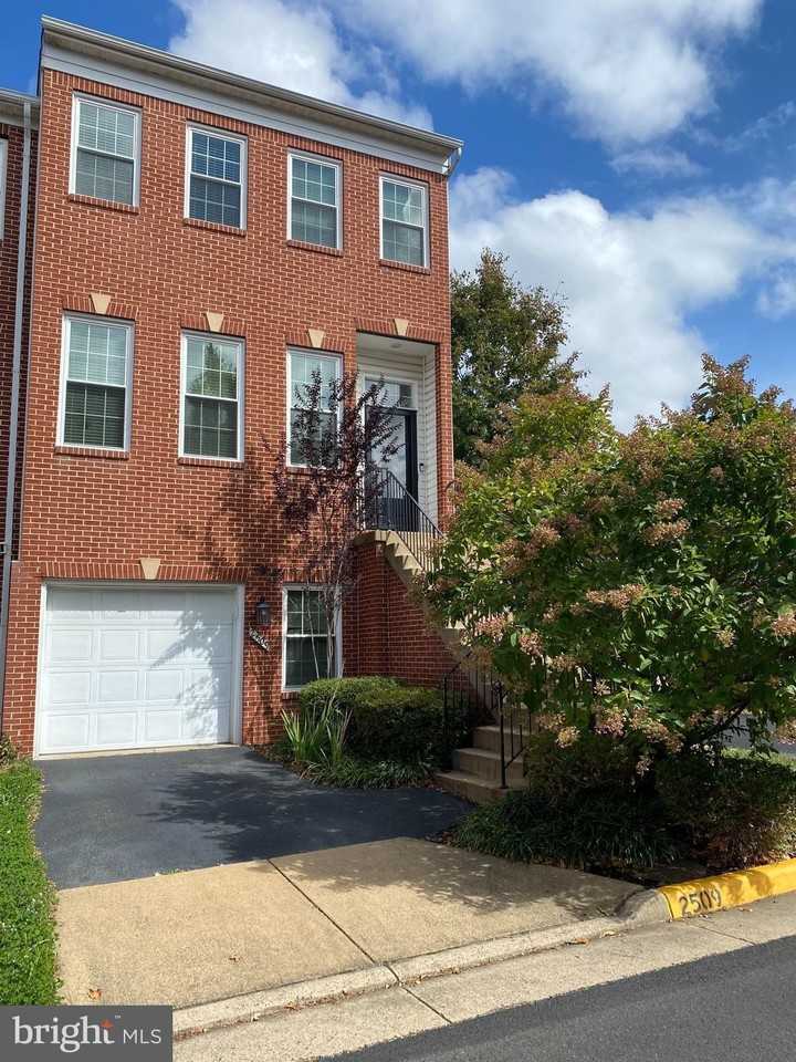 2509 William Taft Ct - Photo 3 of 21