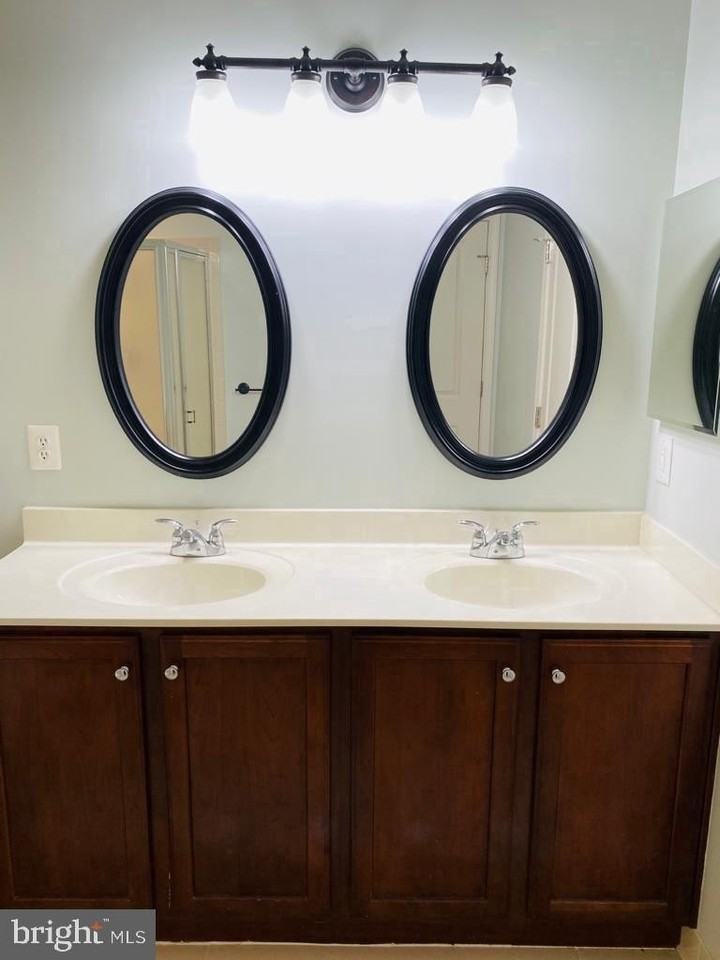 7901 Crescent Park Dr - Photo 7 of 15