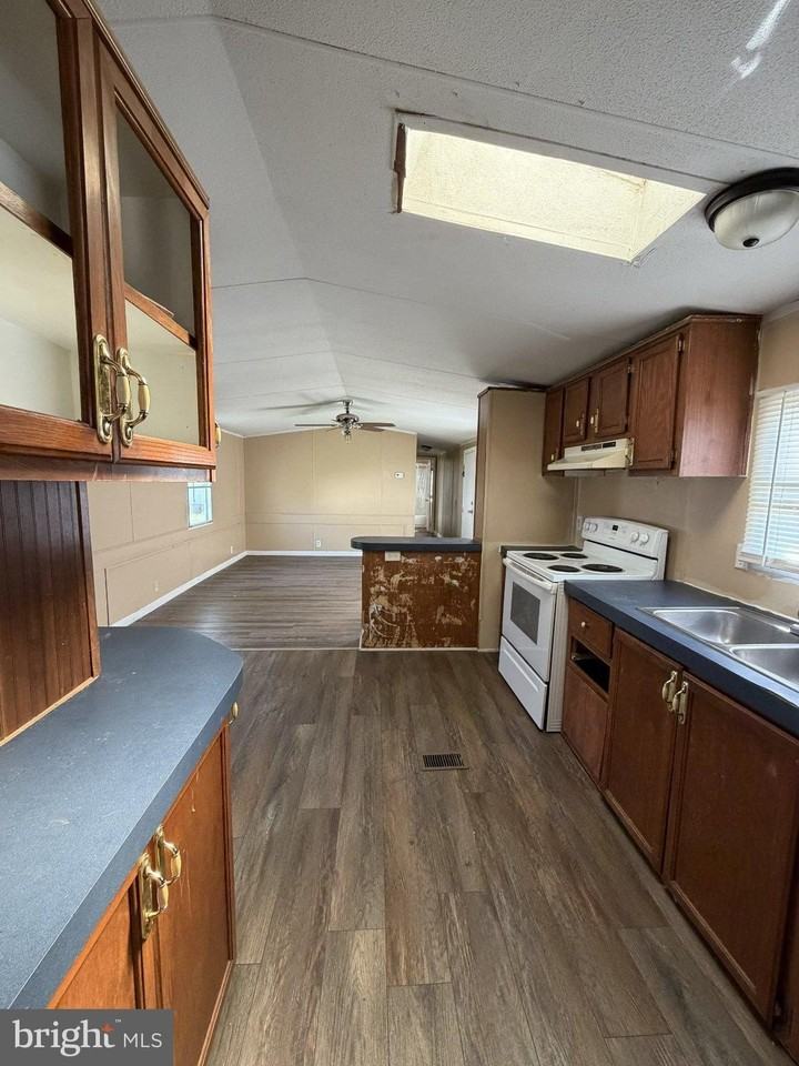 97 Connector Rd - Photo 7 of 29