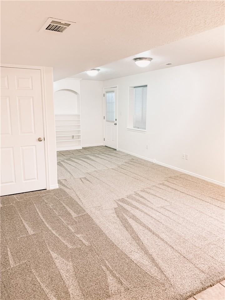 1476 Trinnaman Ln - Photo 2 of 14