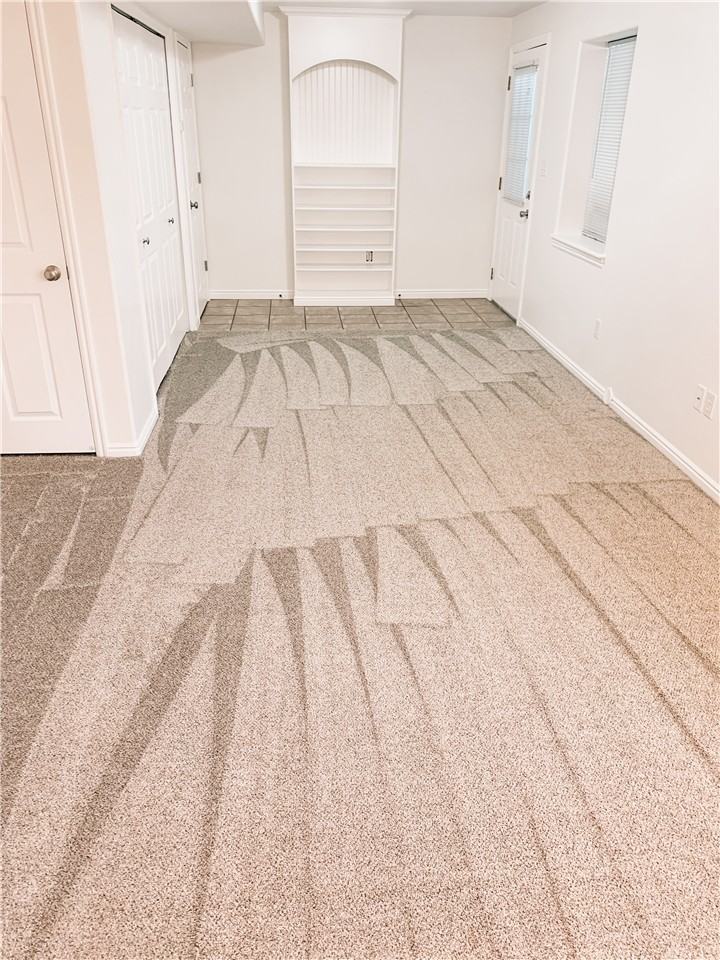 1476 Trinnaman Ln - Photo 3 of 14