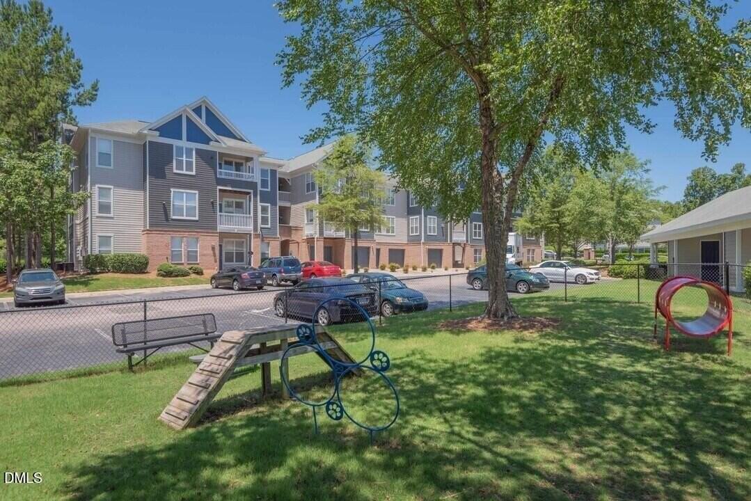 200 Edinborough Dr #B5 - Photo 6 of 24