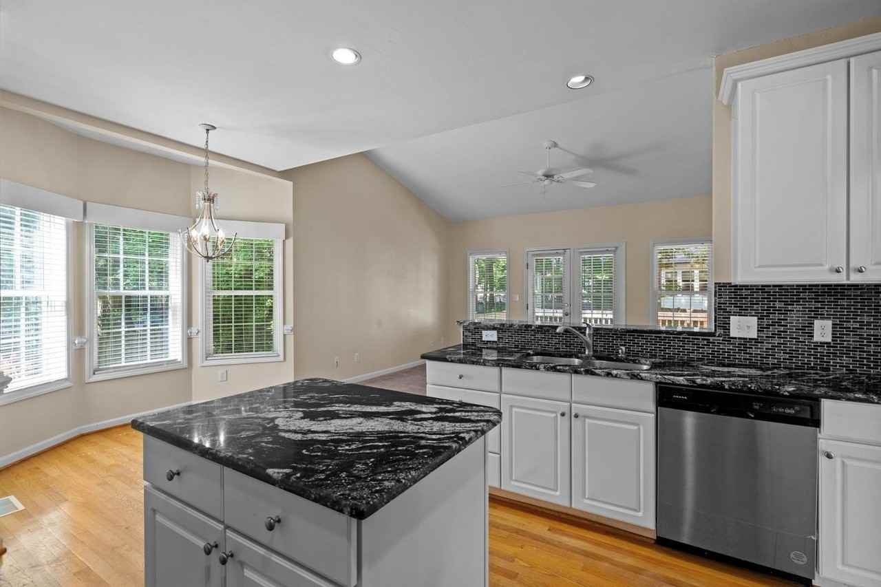 2400 Buckwater Ct - Photo 5 of 39