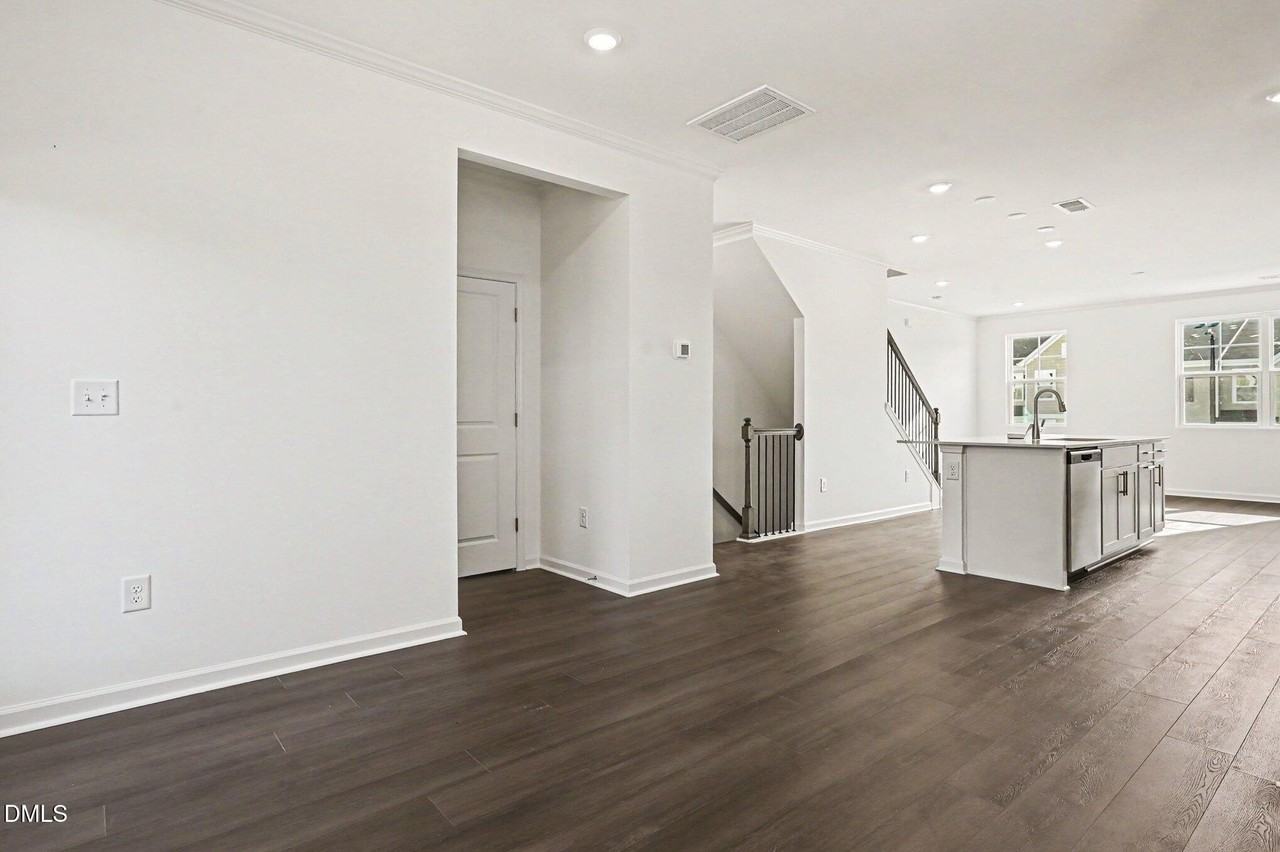 3218 Gypsum Drive - Photo 7 of 25