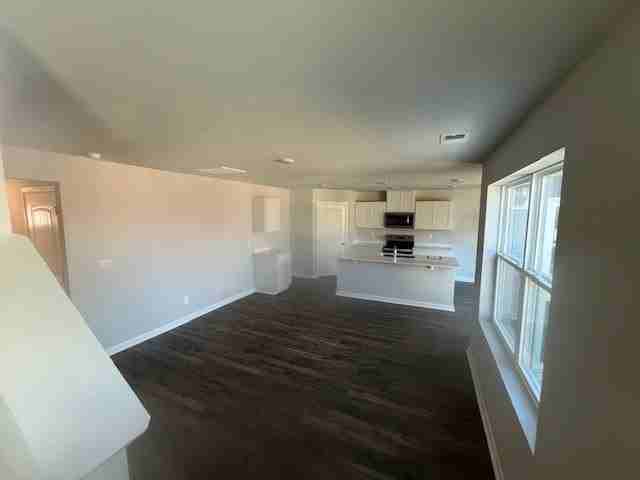 261 London Ct - Photo 2 of 10