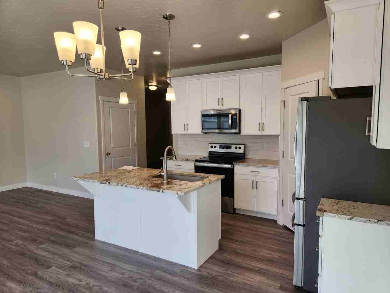 4023 W Harper Ln - Photo 4 of 25