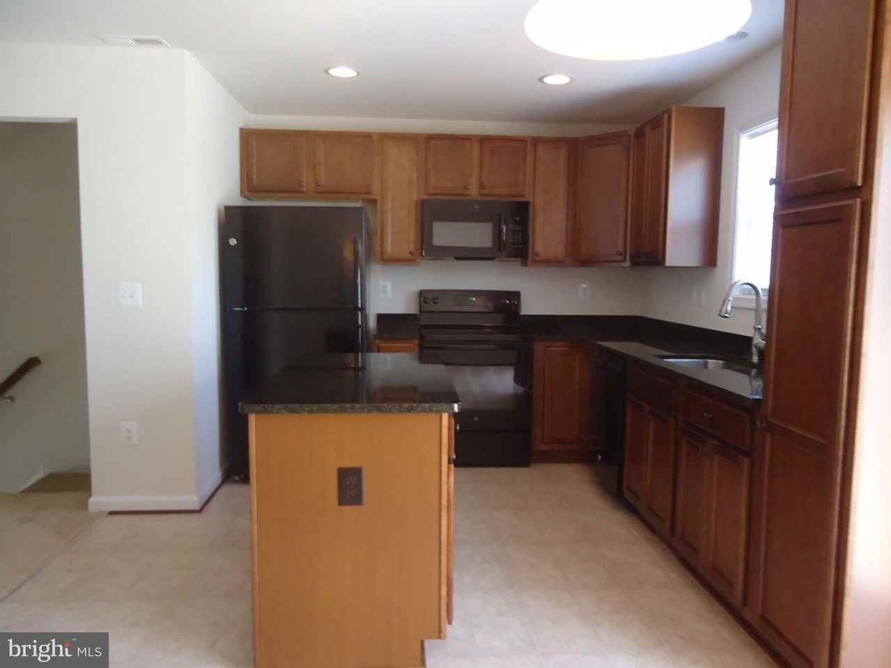 23196 Westwood Ct - Photo 5 of 12