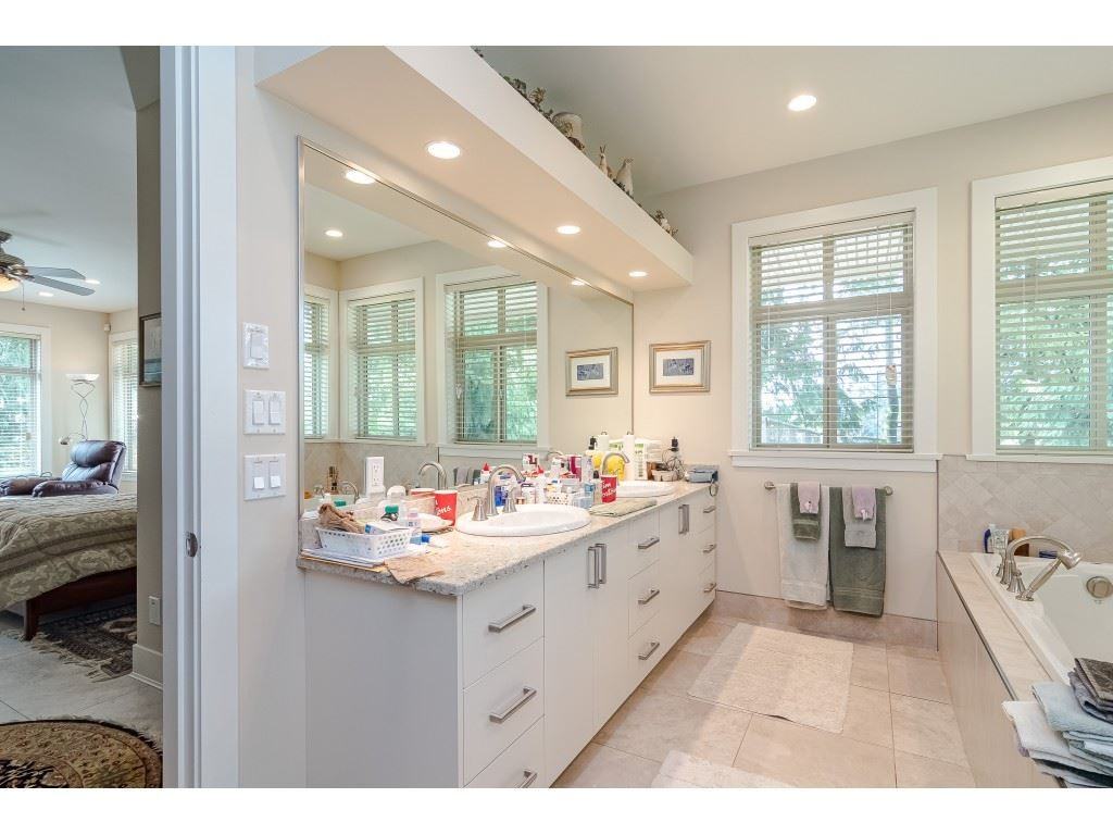 20932 36 Avenue - Photo 5 of 9