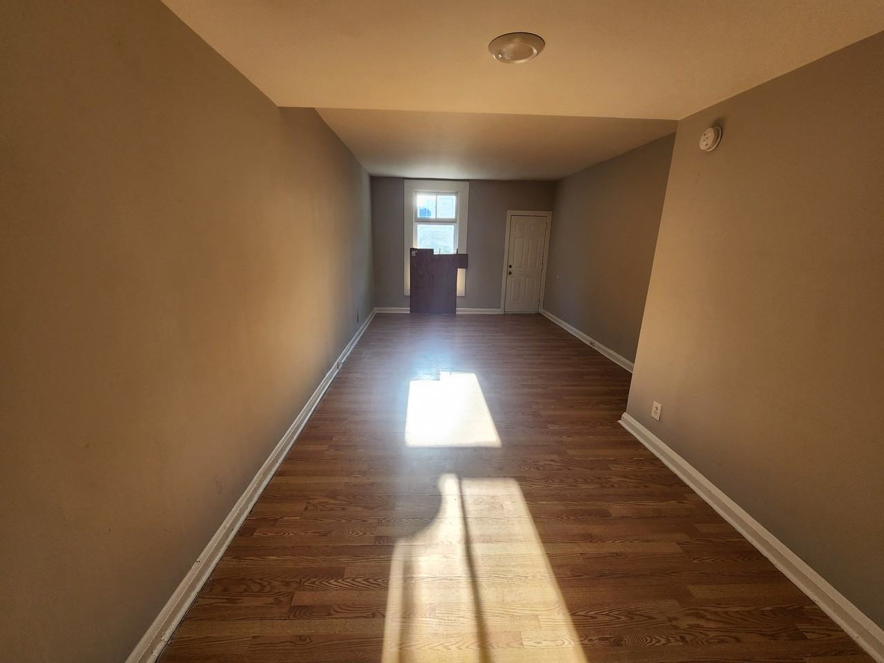 429 North Glover Street - Photo 4 of 7