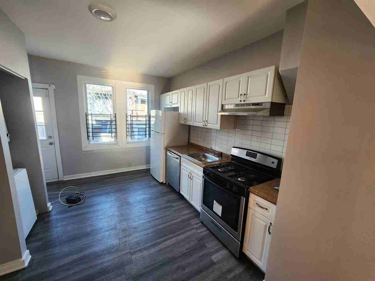 429 North Glover Street - Photo 5 of 7