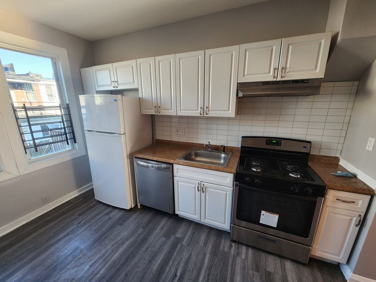 429 North Glover Street - Photo 6 of 7