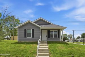 featured image of 1206 Hill St