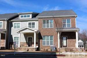 featured image of 2017 Hayes Ln