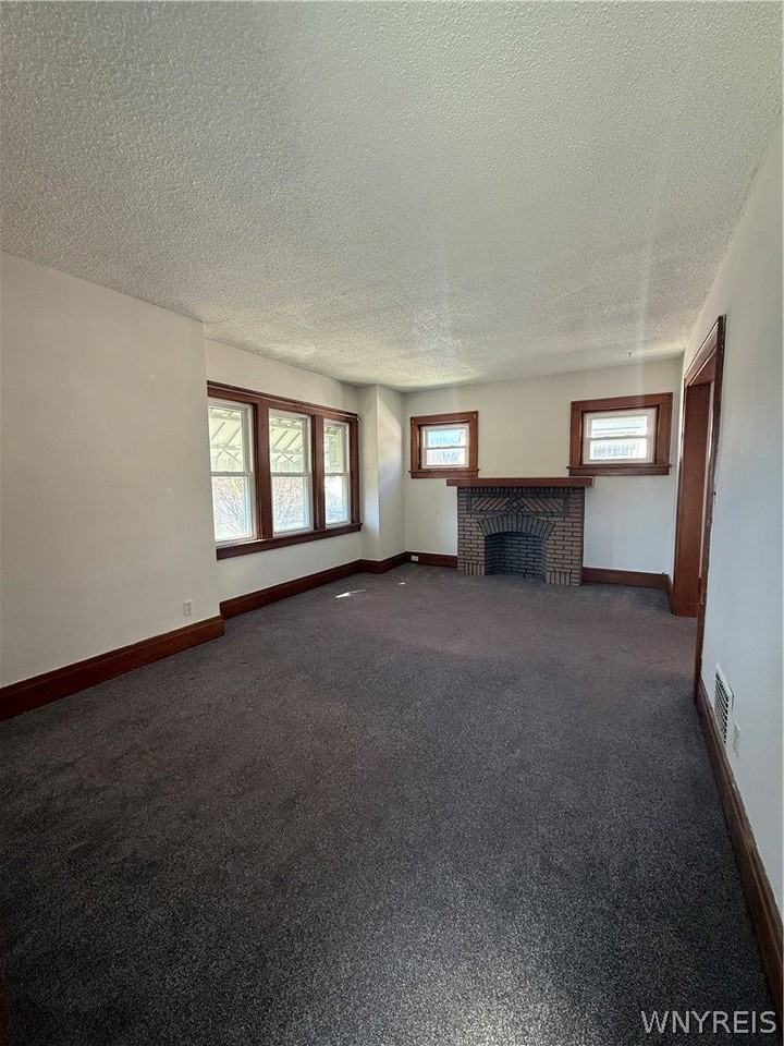 125 Eiseman Ave - Photo 2 of 9