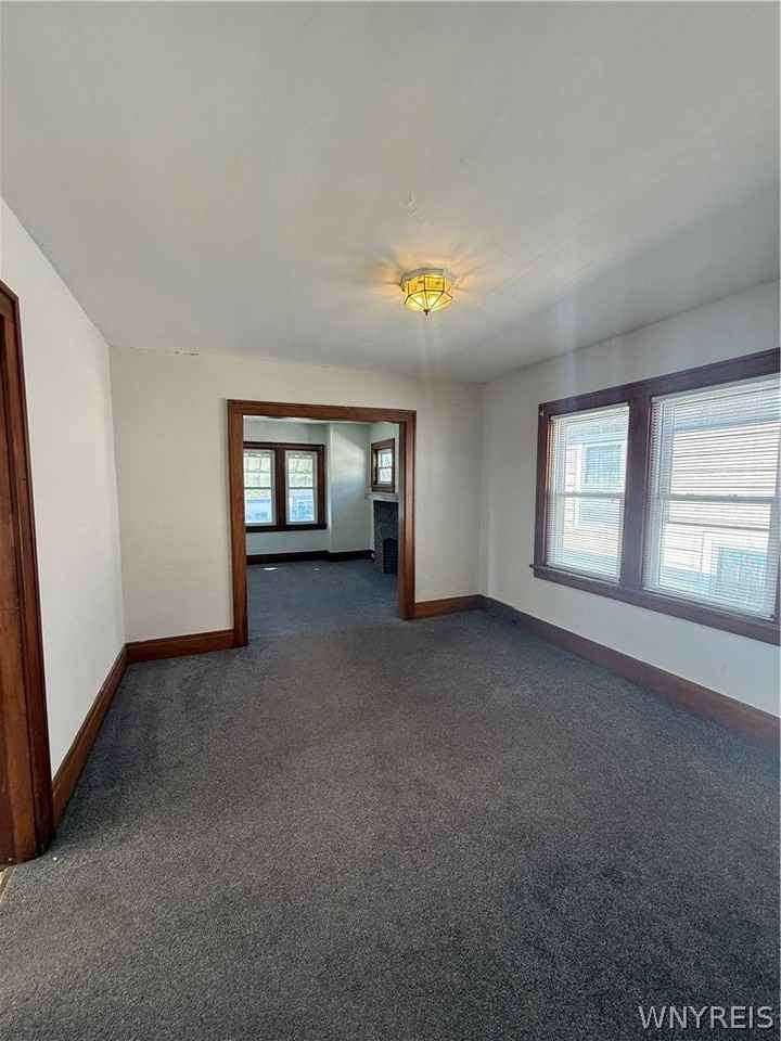 125 Eiseman Ave - Photo 3 of 9