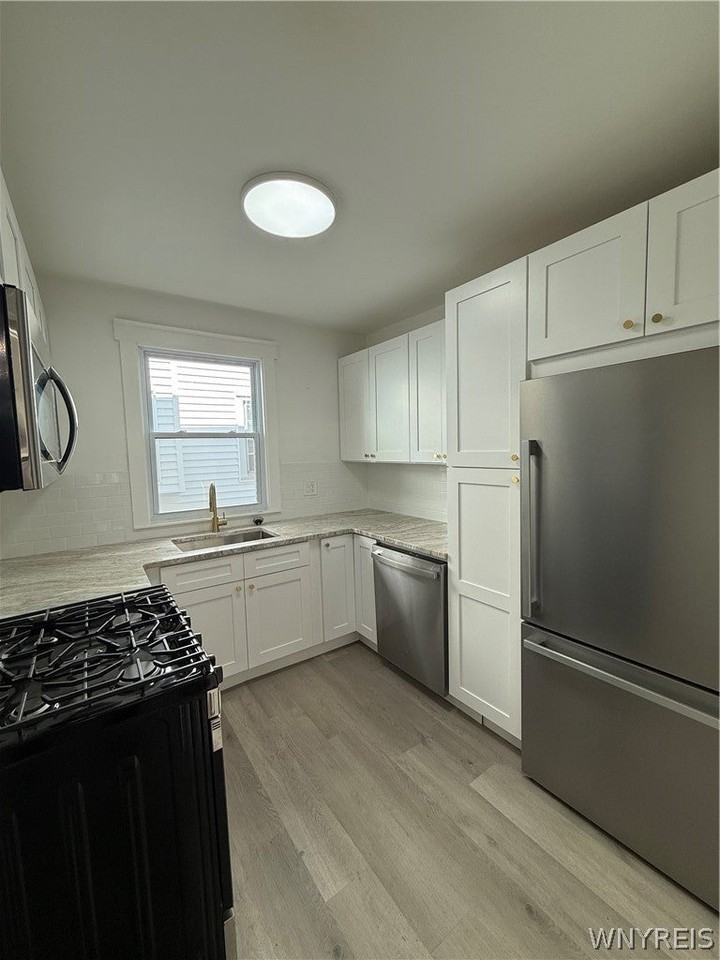 301 Crestwood Ave - Photo 2 of 12