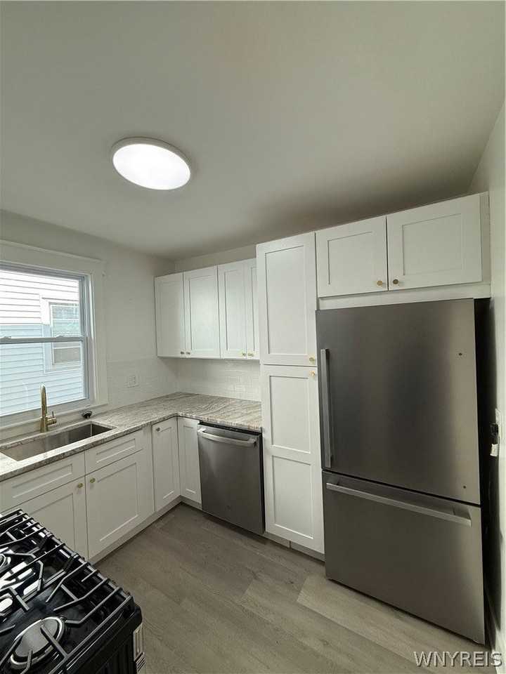 301 Crestwood Ave - Photo 3 of 12