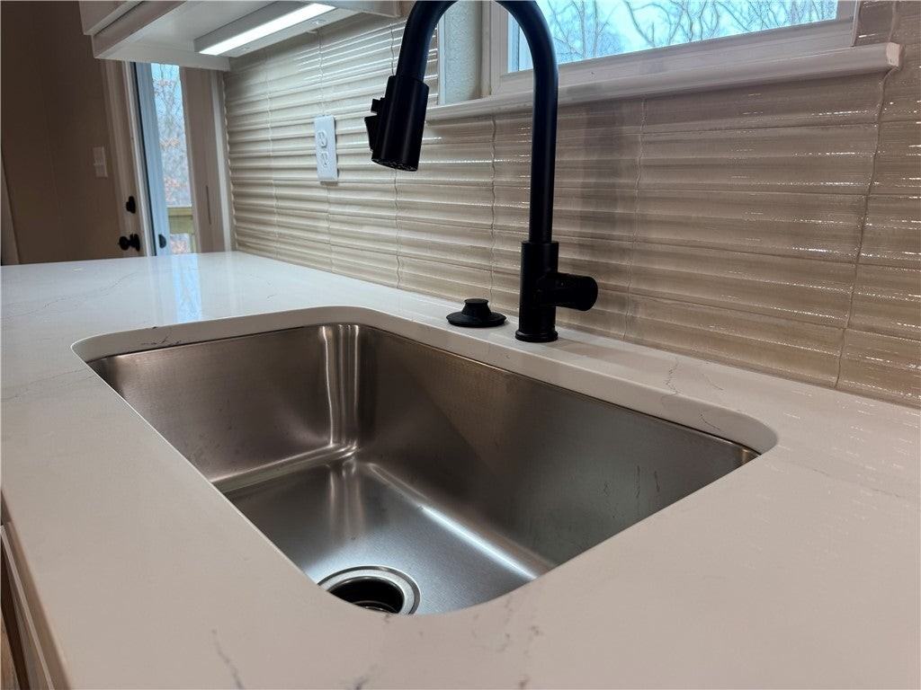 4 Melrose Ln - Photo 5 of 11