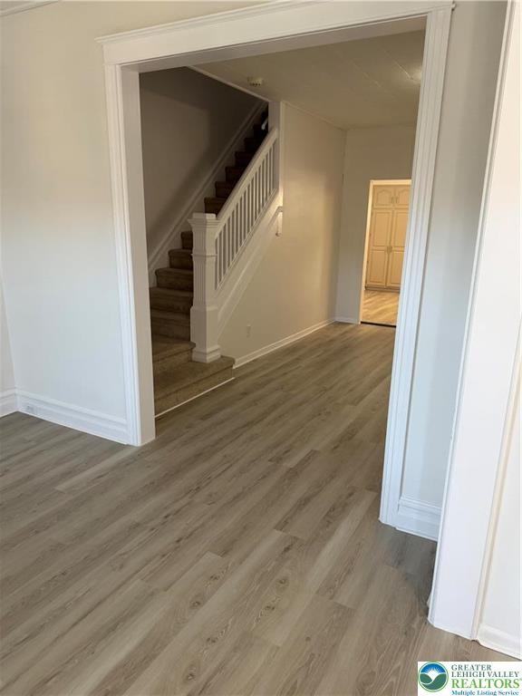 1129 Russell Ave - Photo 5 of 25