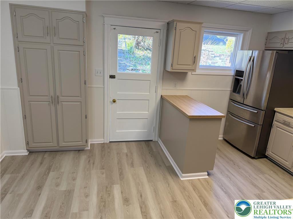 1129 Russell Ave - Photo 7 of 25