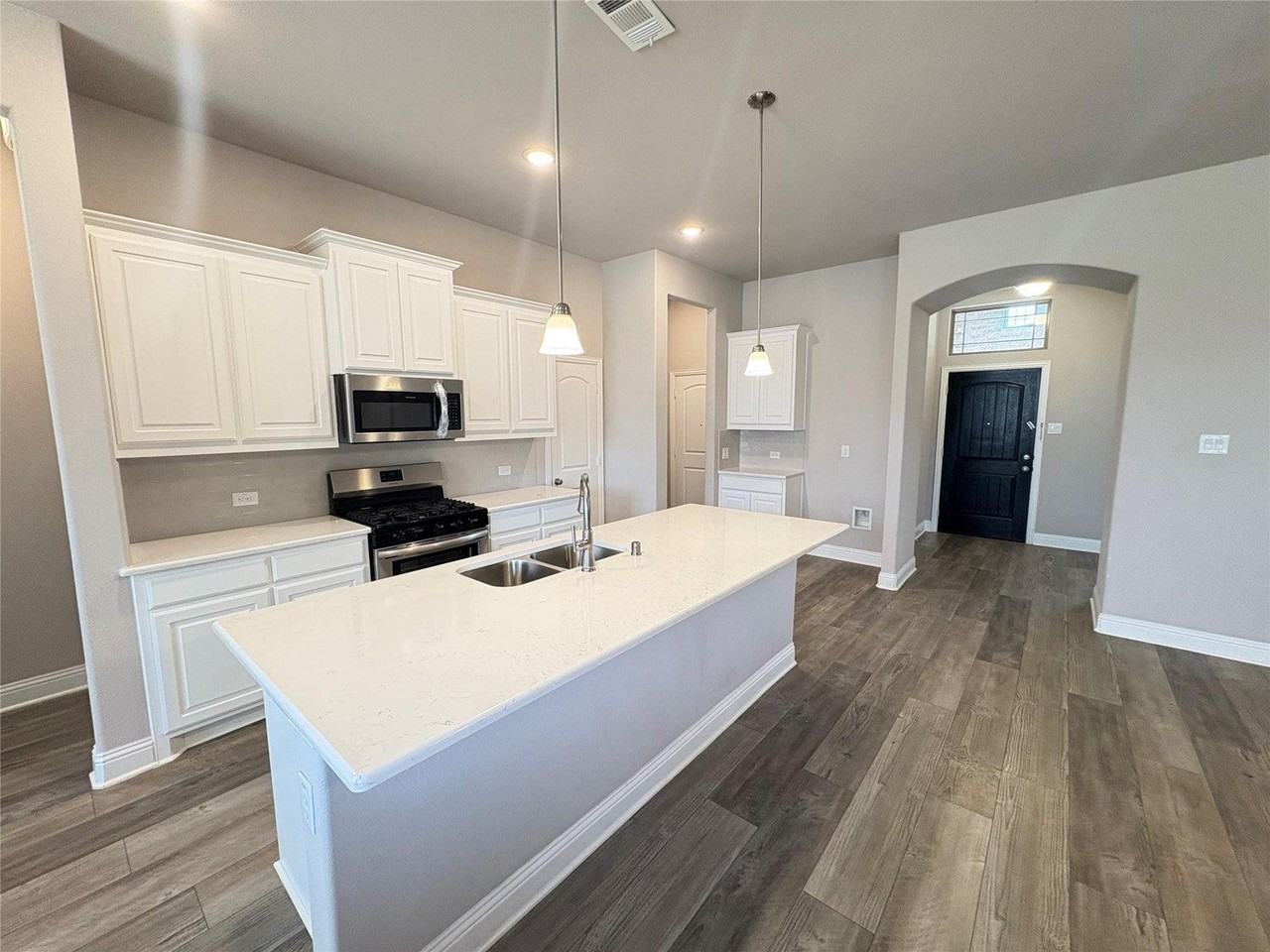 2817 Bobcat Dr - Photo 6 of 18