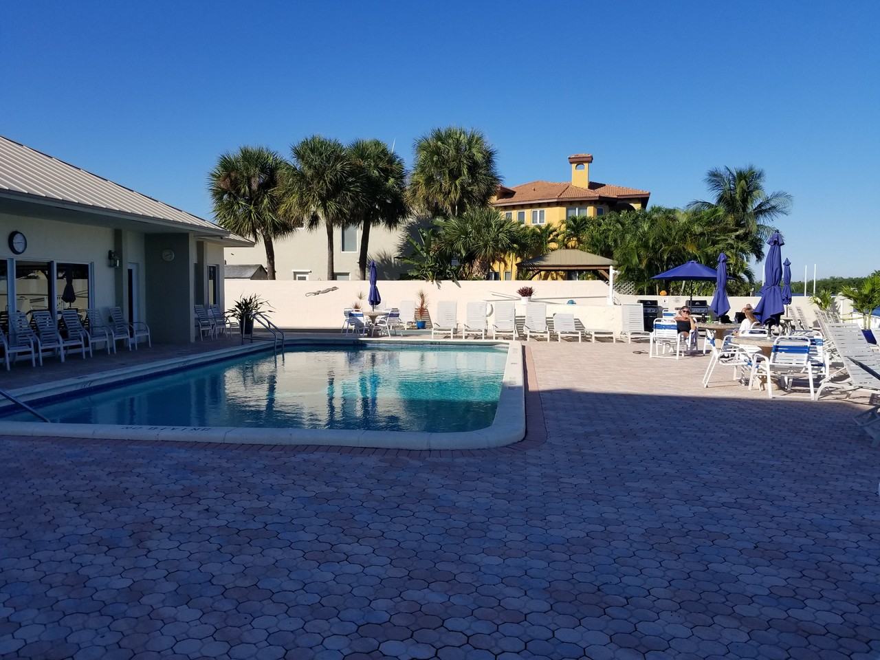 638 Snug Harbor Dr Apt E4 - Photo 7 of 16